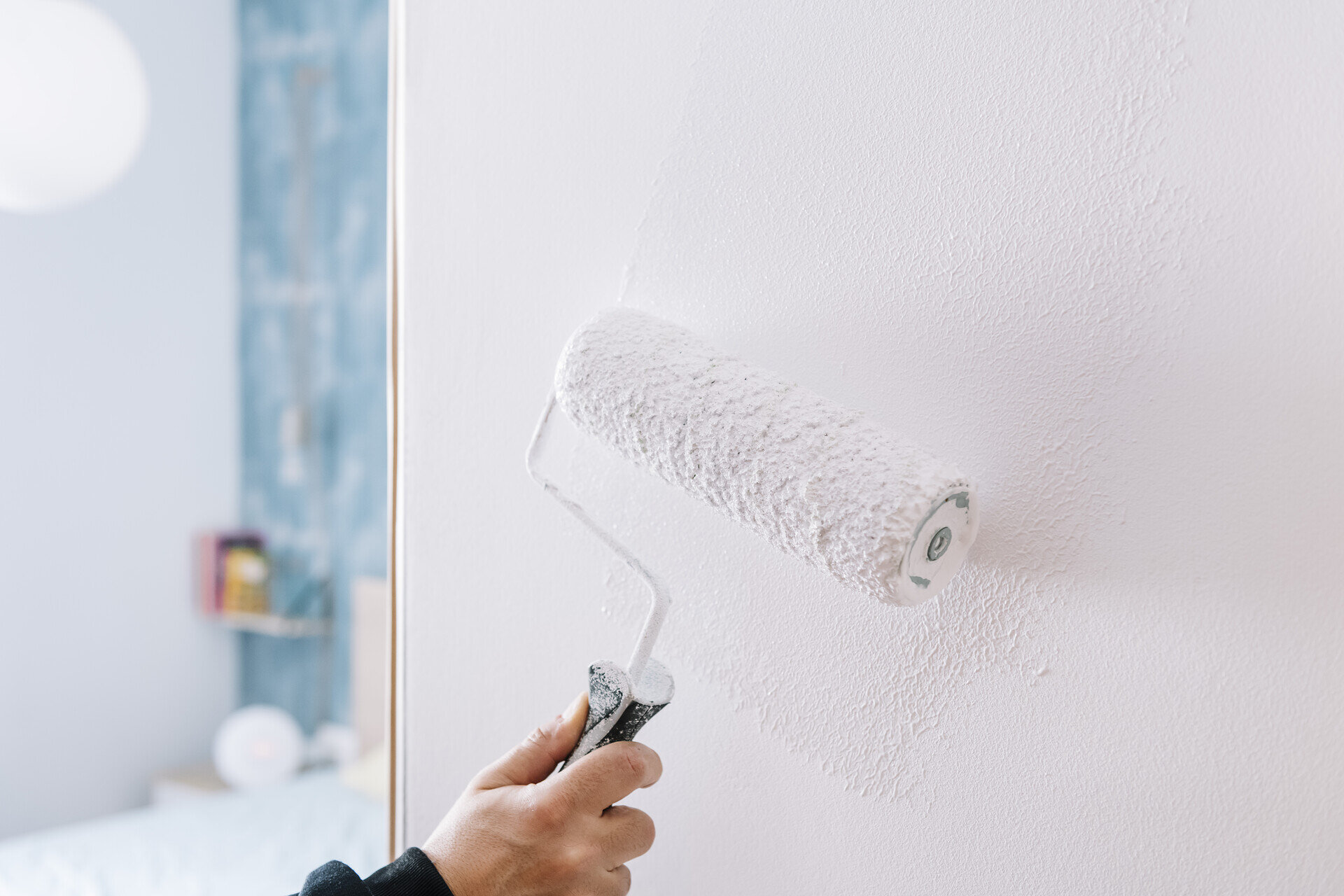 Hvid maling på gips væg